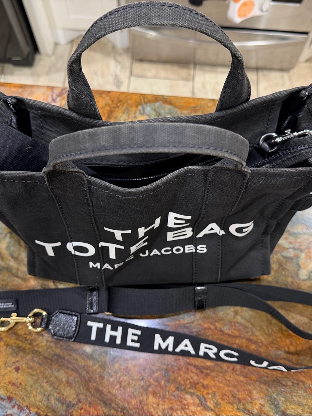 The tote bag Marc Jacobs